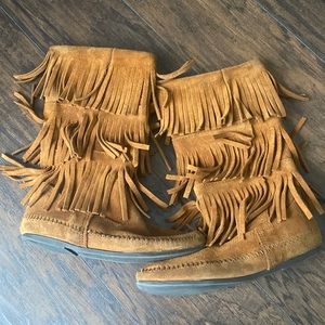 Minnetonka fringe boots